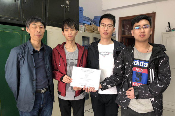 数学建模美国人口_...院共52人国际数学建模比赛获奖,其中一等奖11人