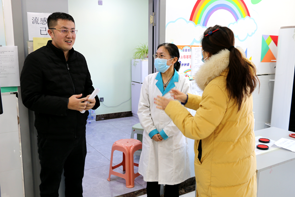 光机社区基层群众微心愿 物理学院教师党员来实现
