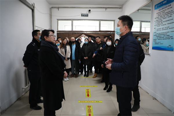 学校进行新学期开学前综合检查