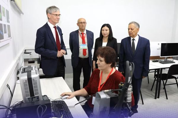 cfa9001c8403aacadbefc2fed55cf241_副本.jpg