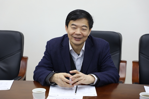 在东区办公楼第三会议室,苏忠民高度赞扬了近年来双方在中外合作办学